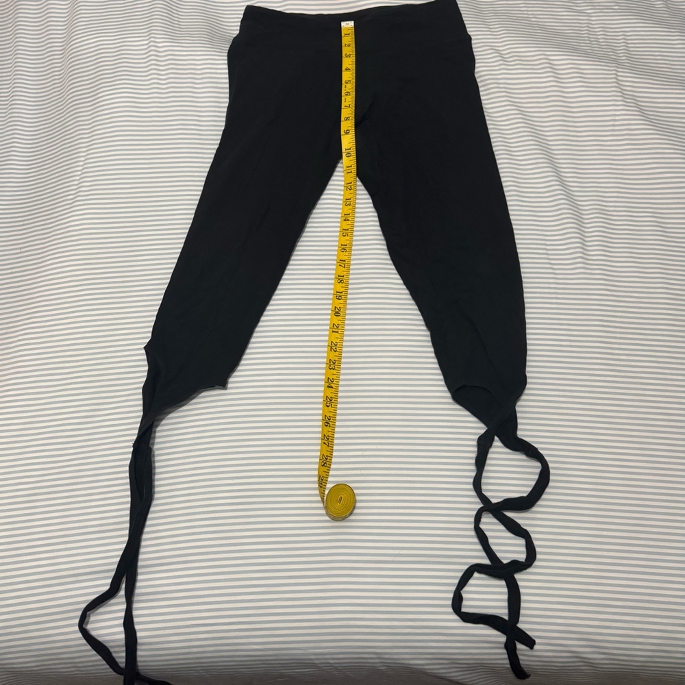 Victoria Sport Women’s Black Capri Leggings with Ties